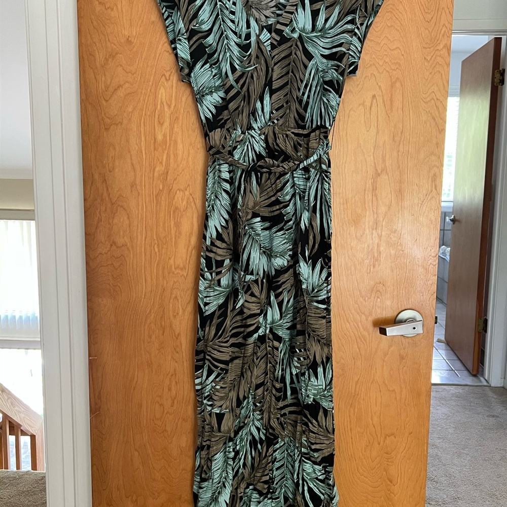 H&M Black and Green Leaf Print Maxi Dress